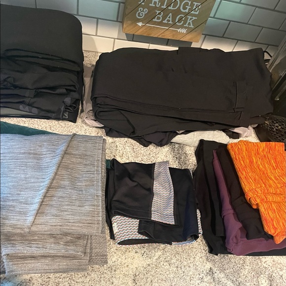 5lb Resellers Lot Athletic Womens Leggings Sz XS-Plus Athleta, Fabletics, Nike - Picture 3 of 4